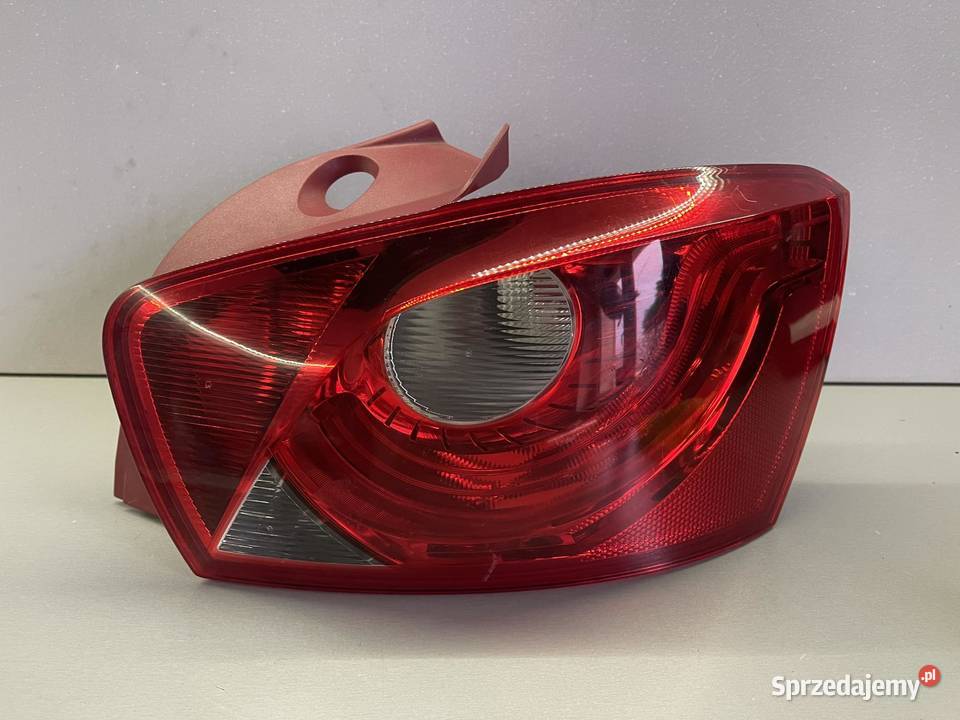 SEAT IBIZA 4 PRAWA LAMPA TYŁ 5D osobowe Lampy tylne wielkopolskie Ostroróg