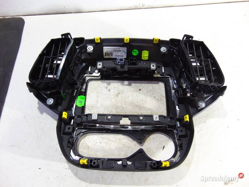 RAMKA OSŁONA RADIA PANELU CAPTUR 682602532R Motoryzacja