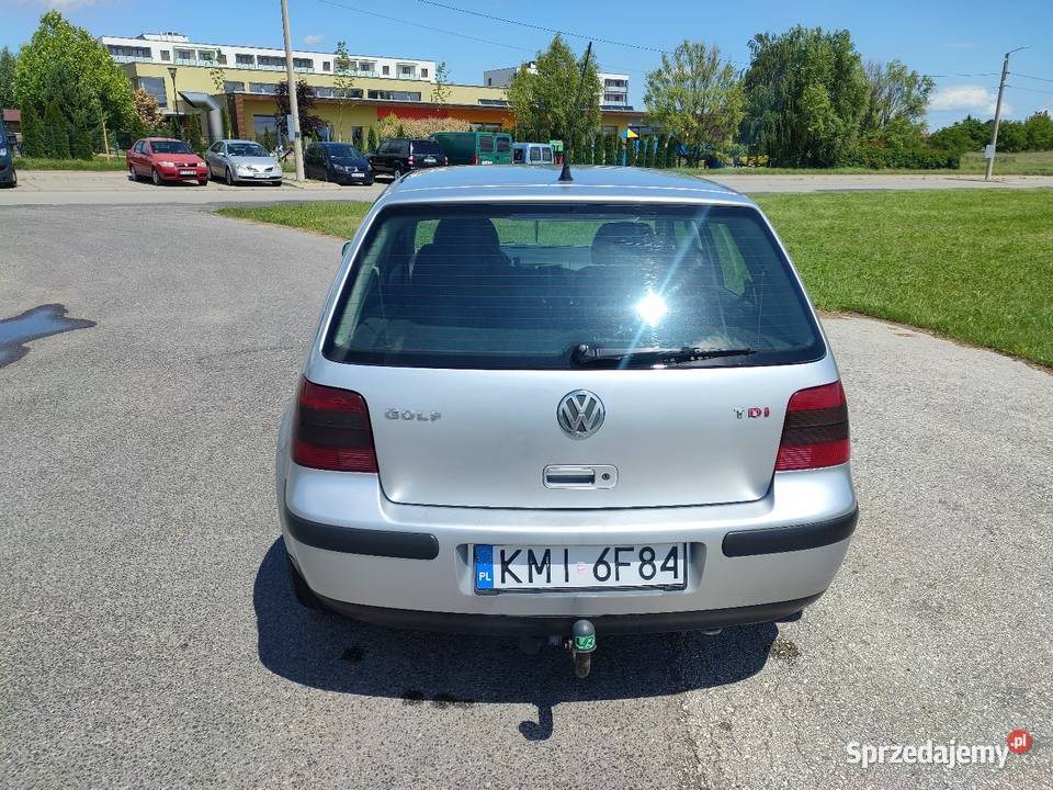VW Golf 4 Rok produkcji 2000 Miechów