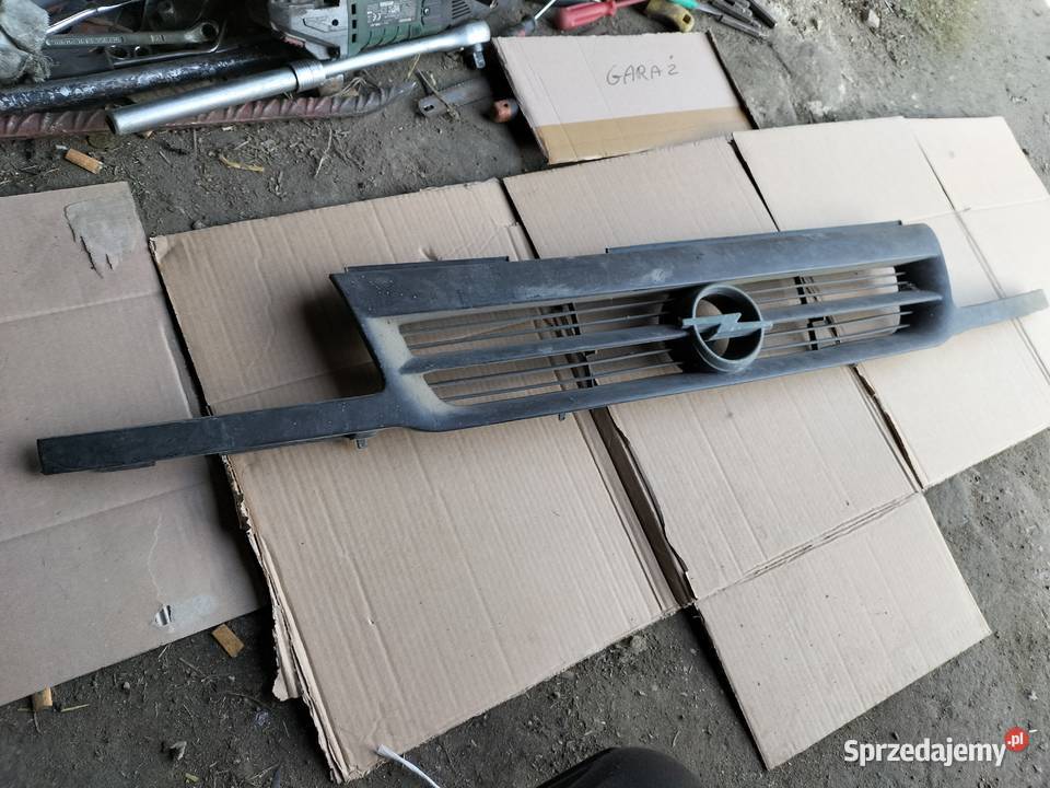 OPEL ASTRA F ATRAPA ATRAPKA ZDERZKA GRILL Kamień-Kolonia