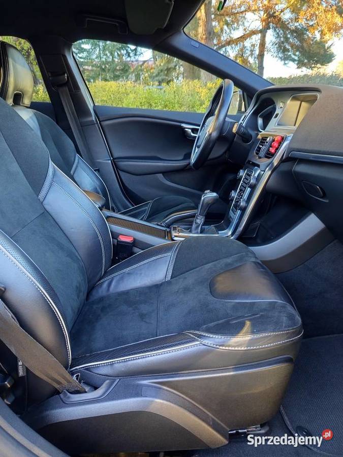 VOLVO V40 z 2014r w najbogatszej wersji RDESIGN światła do jazdy dziennej lubelskie Puławy