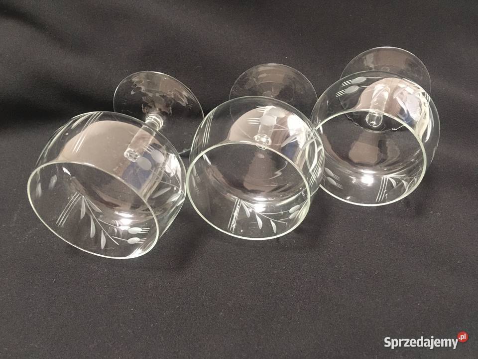 PRL stare lampki do wina szlifowane grawer Kołobrzeg
