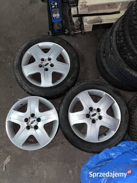 trzy strukturalne felgi ford koła opony Lubrza