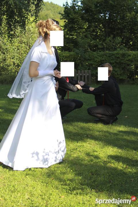 Biała suknia ślubnahalka z kołem bolerko Wejherowo