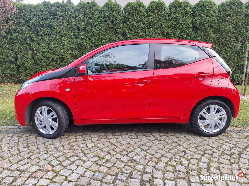 Toyota Aygo XPlay Touch 10 II 2014 lakier metallic Aygo