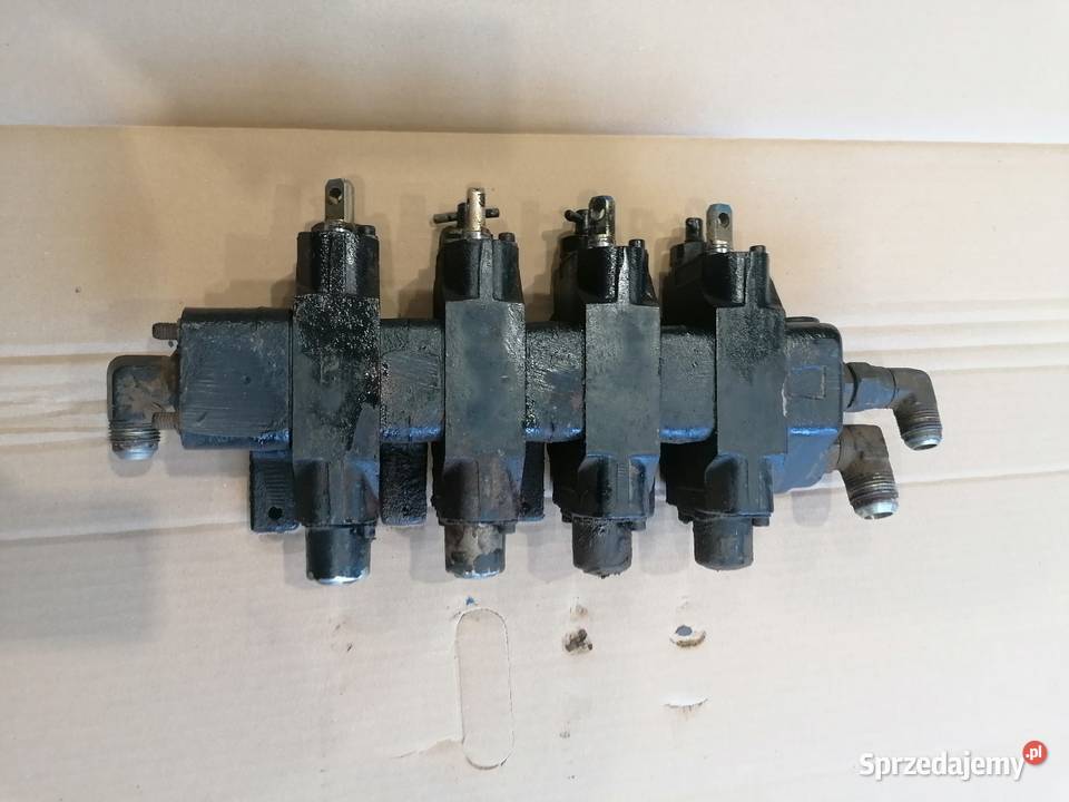 Rozdzielacz 4 sekcyjny Massey Ferguson 3050 3060 Hydraulika Andrychów