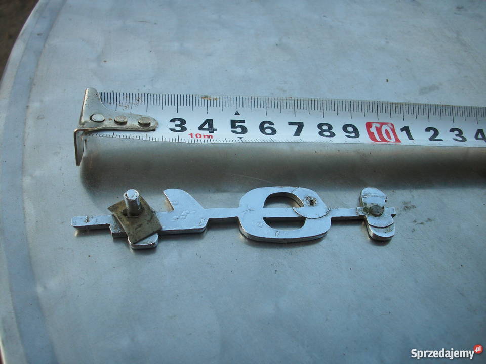 Syrena 104Oryginalny metalowy znaczek z PRLu Barlinek