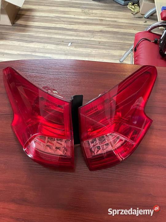 Lampy tylne lewa i prawa w zderzak Citroen C5 Morąg