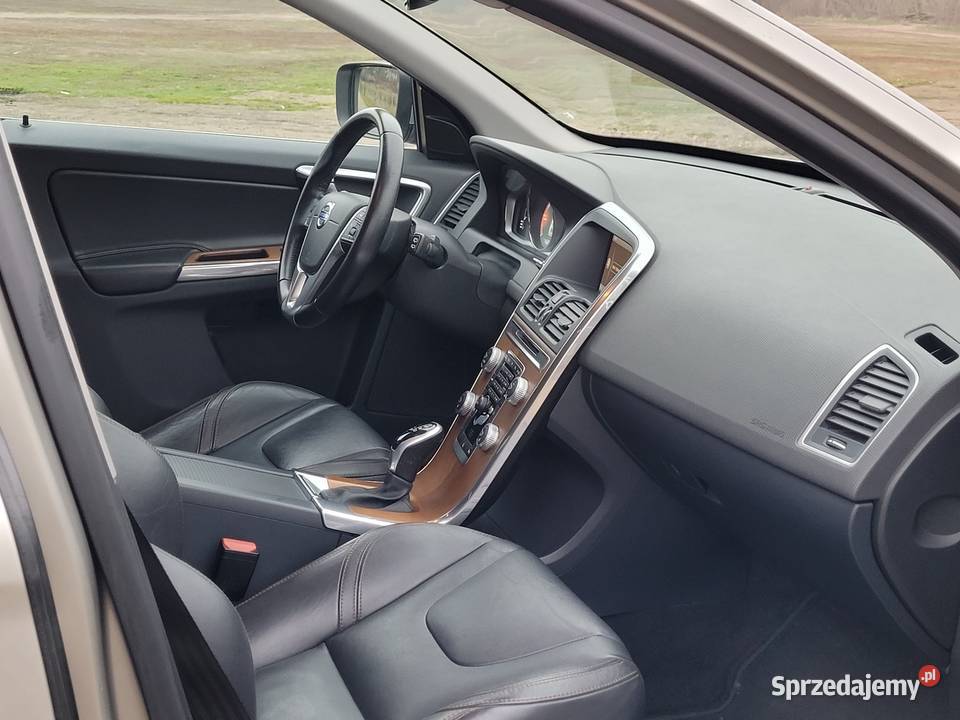 Volvo XC60 D4 Summum Salon Polska Serwis ASO klimatyzacja