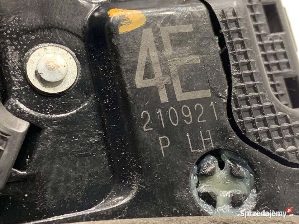 ZAMEK DRZWI LEWY TYŁ TOYOTA COROLLA E21