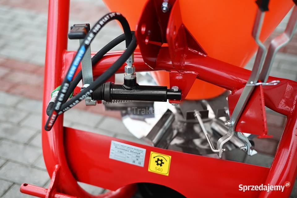 Rozsiewacz nawozu soli piasku S300 z hydrauliką podkarpackie Tajęcina