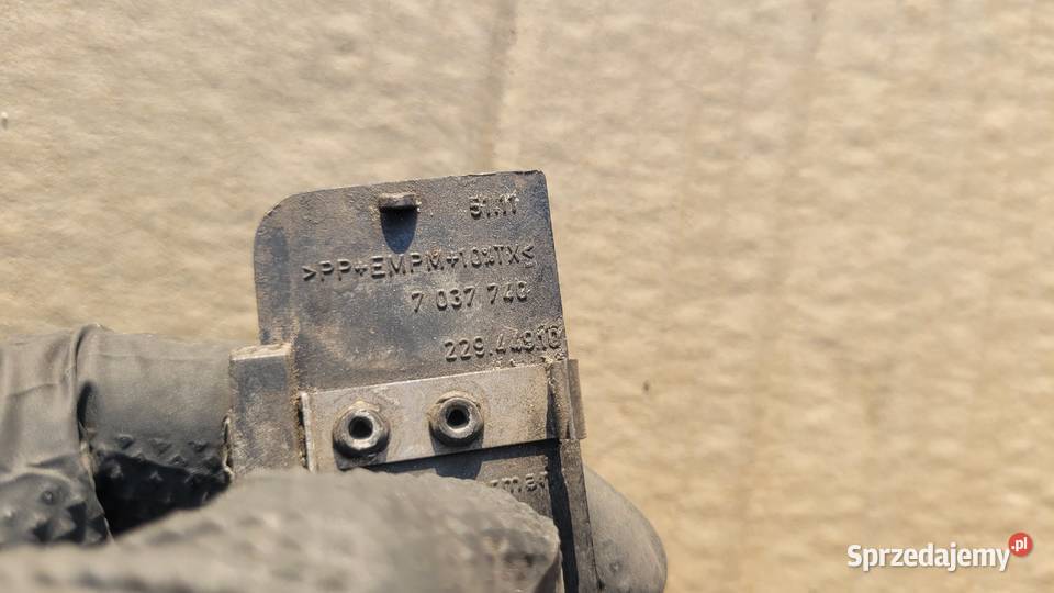 ZAŚLEPKA HAKA ZDERZAKA PRZÓD BMW E46 7037740 33 Ruda Śląska