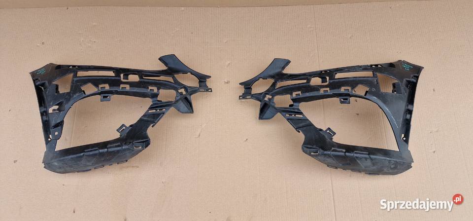 MERCEDES CKLASA W205 ŚLIZG ZDERZAKA PRAWY Bieleń