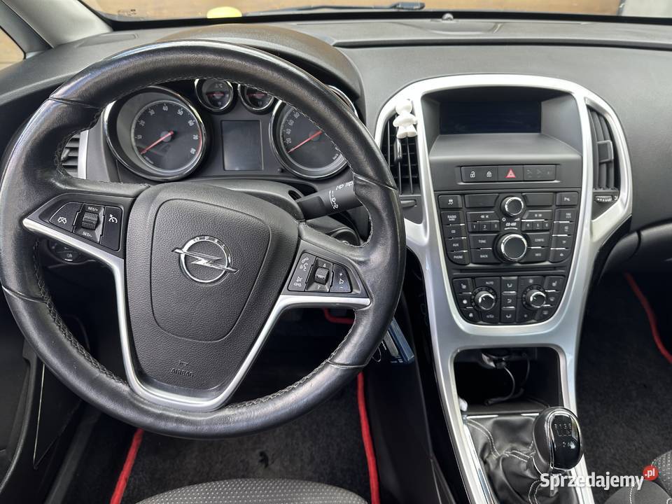 Opel Astra J Rok produkcji 2010 łódzkie sprzedam