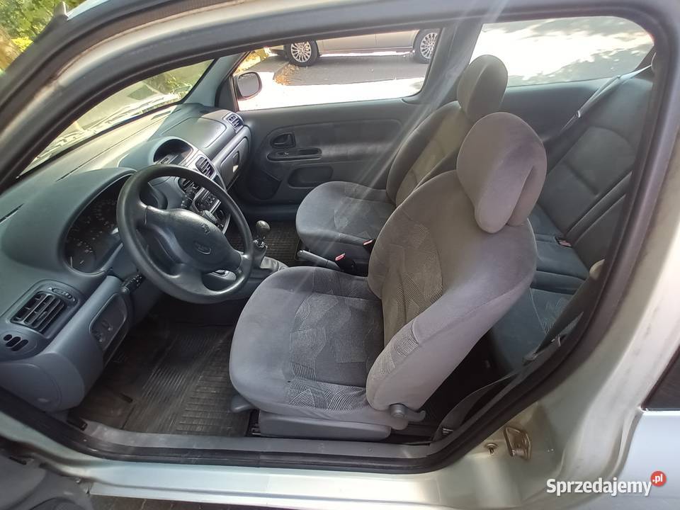Renault Clio II 12 CAT Śrem