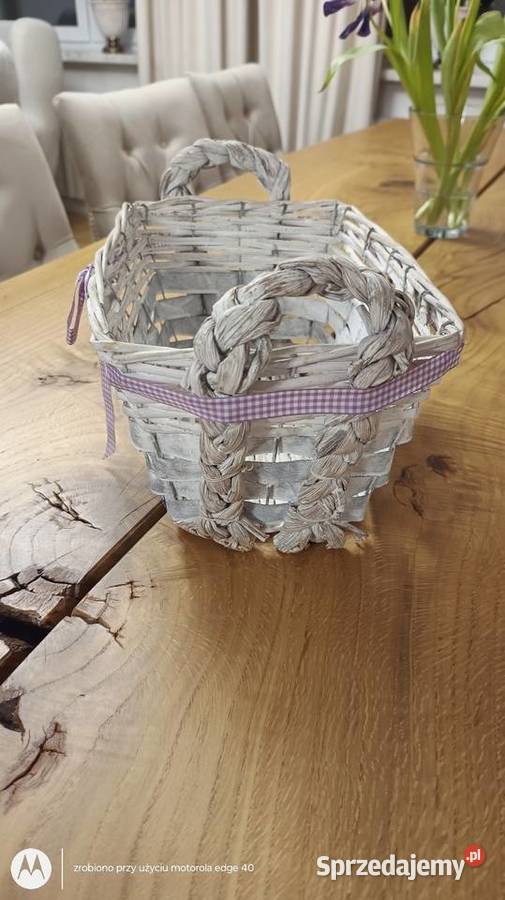 Dekoracyjny koszyk z białej wikliny Ciechanów