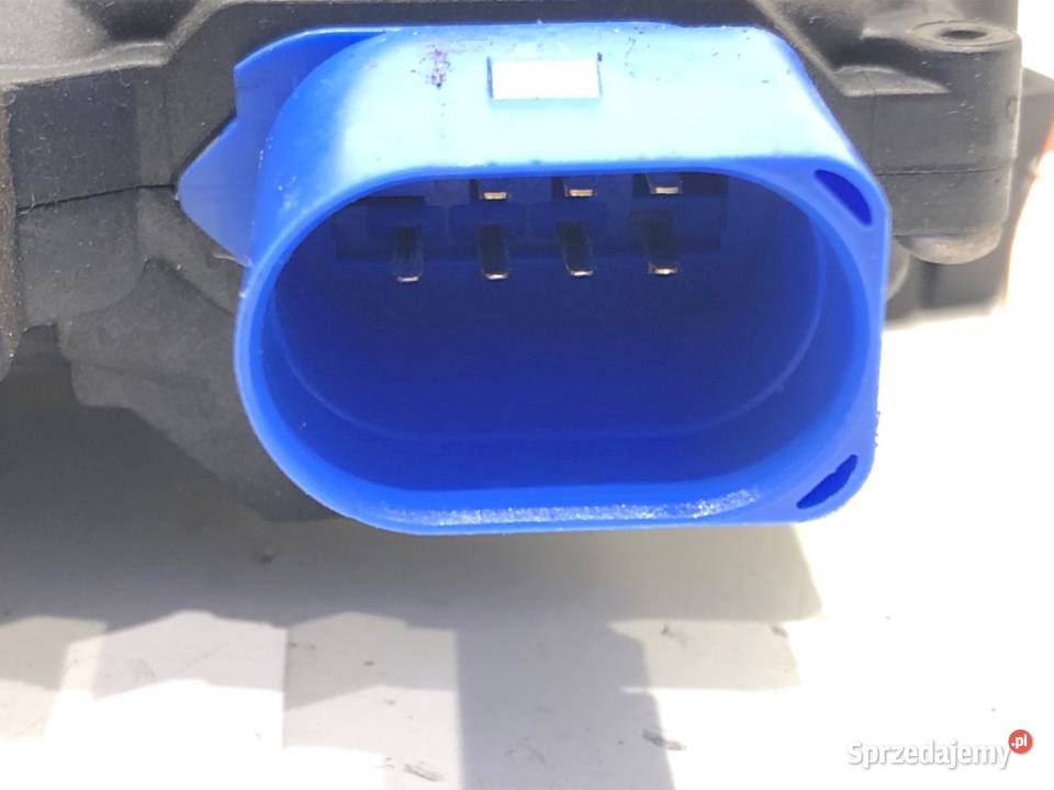 ZAMEK DRZWI PRAWY TYŁ VW TOURAN Minivan sprzedam