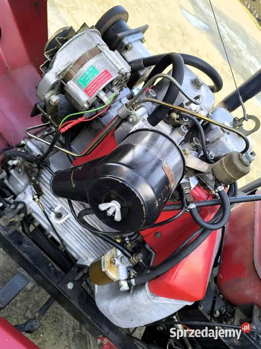 Traktor Elpol K1 z pługiem polskiej podkarpackie Dębica