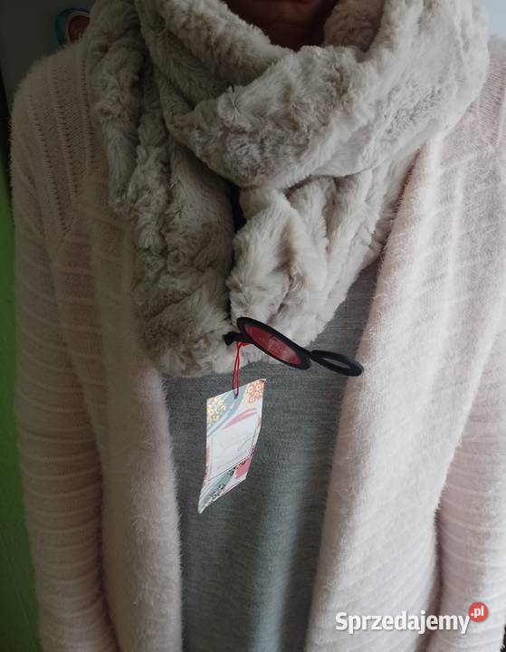 Długi beżowy szal futrzany z Londynu szal Kraków