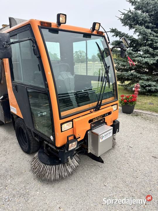 Zamiatarka BUCHER CityCat 2000 z silnikiem łódzkie Rząśnia