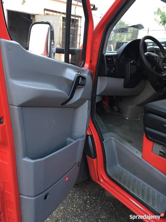MERCEDES SPRINTER skrzyniowy plandeka z windą Myszków