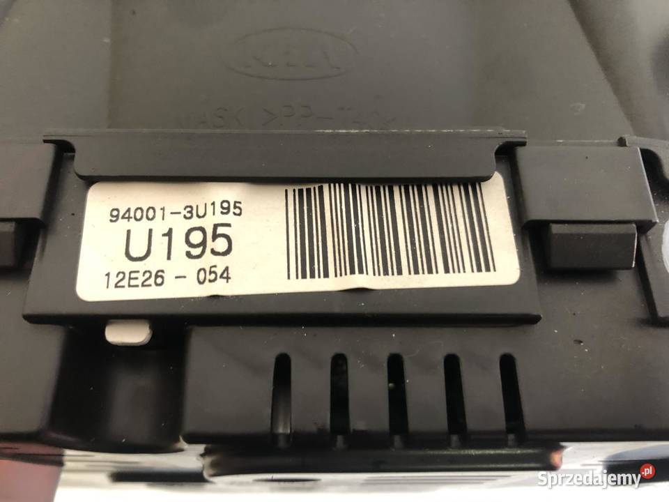 LICZNIK ZEGARY 940013U195 KIA SPORTAGE III ANG osobowe