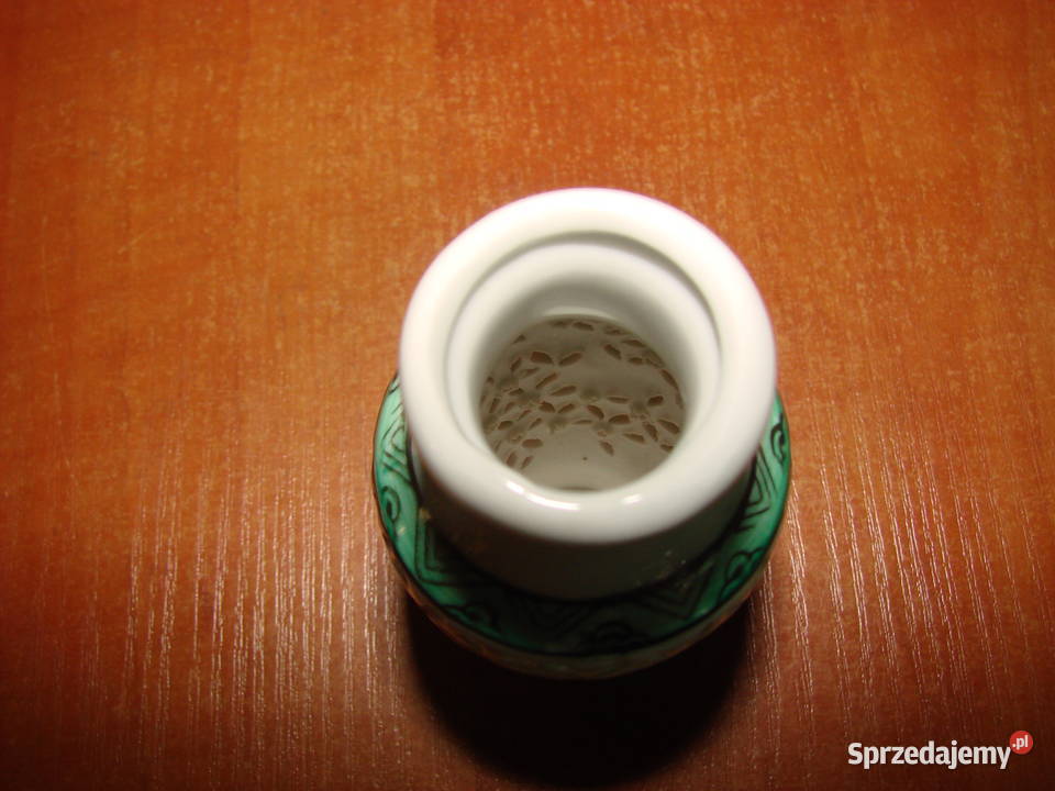 ażurowy porcelanowy wazonik Pruszcz Gdański