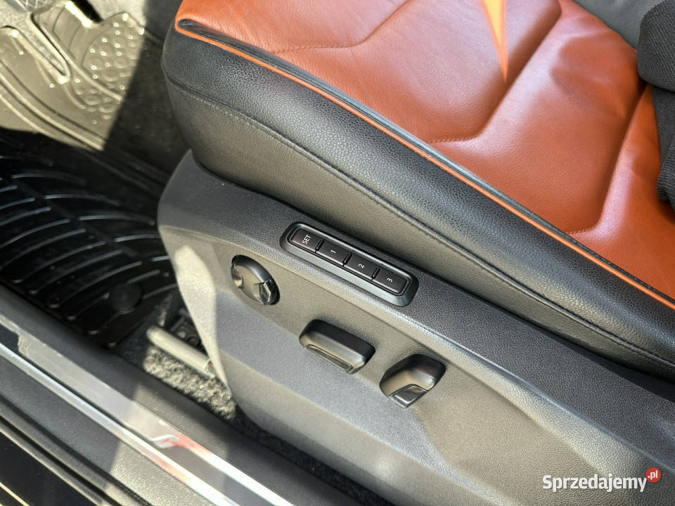 Volkswagen Tiguan Virtual FullLED Skóra Elklapa 4/5