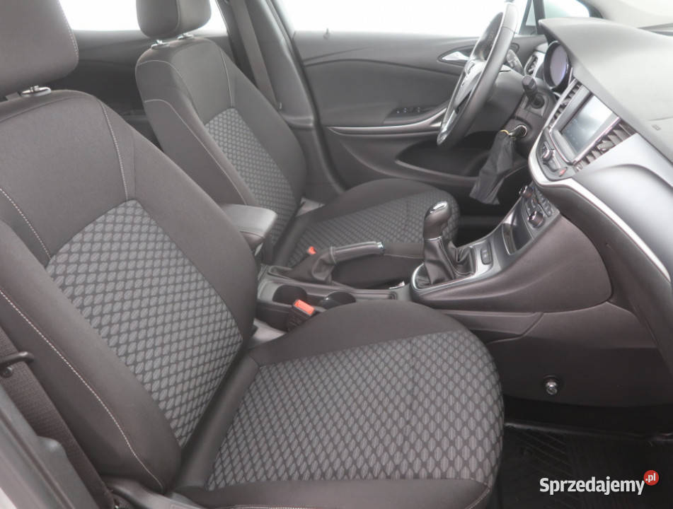 Opel Astra 14 T srebrny Astra Bielany Wrocławskie