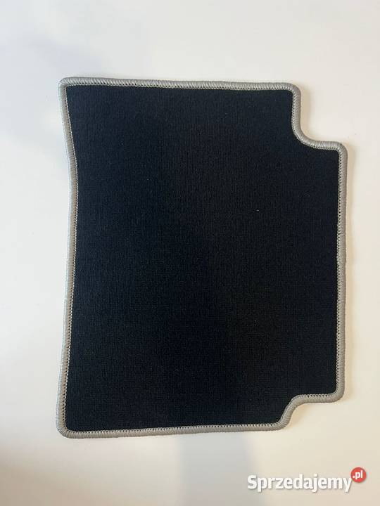 całkiem nowe dywaniki welurowe toyota corolla sprzedam