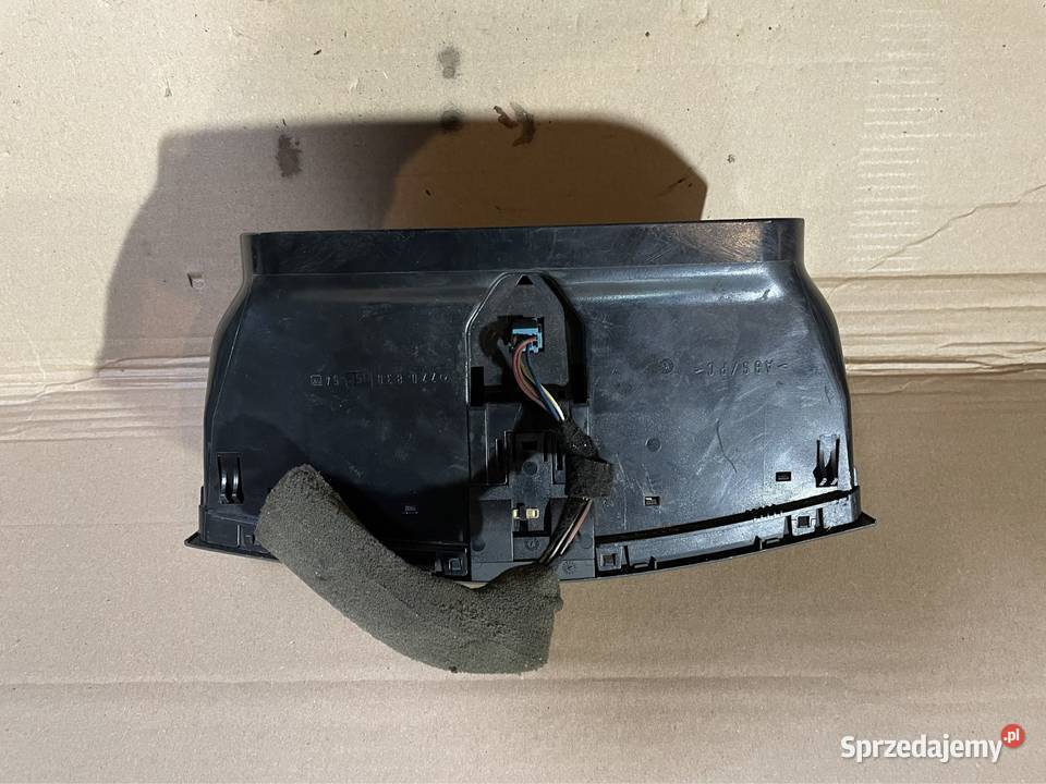 Kratka nawiewu konsoli 2208300554 mercedes s osobowe Wyposażenie wnętrza Szczecin sprzedam