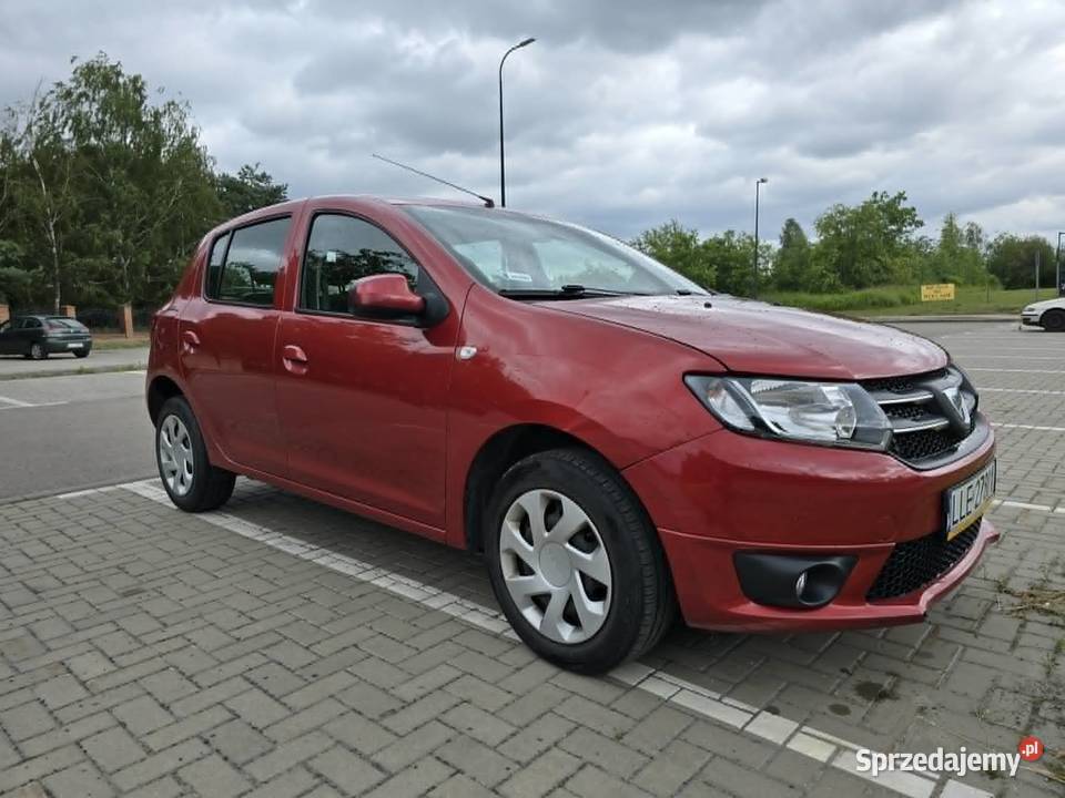 Dacia Sandero 12 16V Access Rok produkcji 2016 Łęczna