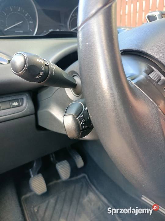 Peugeot 208 12 benzyna 2015 r lift bogata wersja kamera cofania Łódź