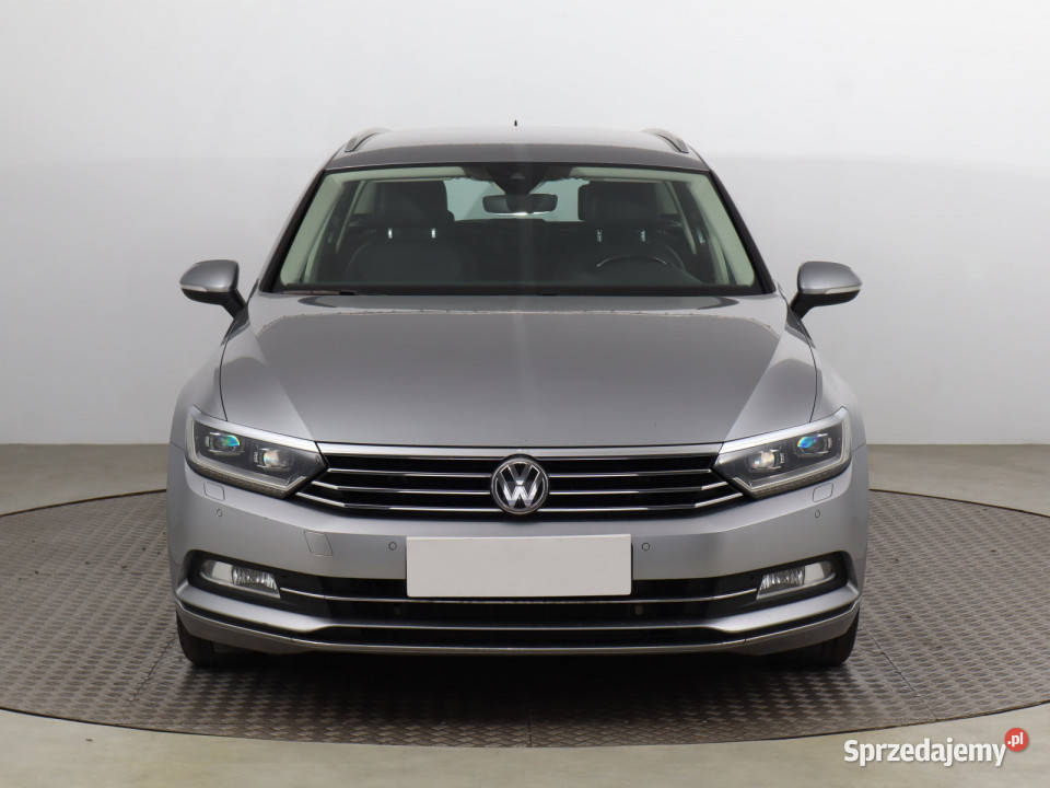 VW Passat 20 TDI elektrycznie ustawiane fotele