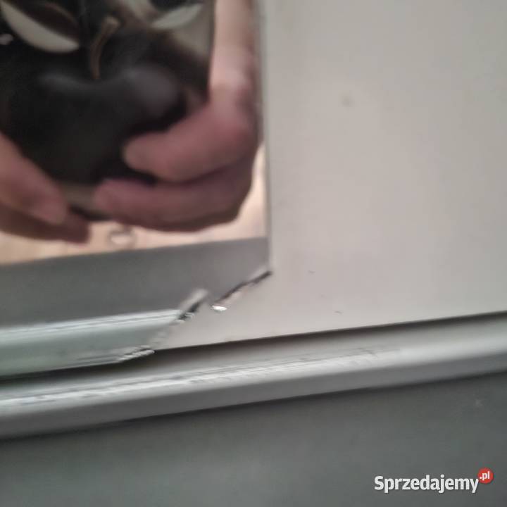 sprzedam szafę dwudrzwiową z lustrem małopolskie Chrzanów