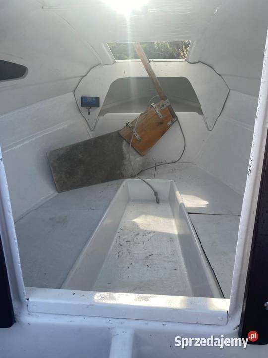 BEZ2 łódka łódź kabinowa Ustrzyki Dolne