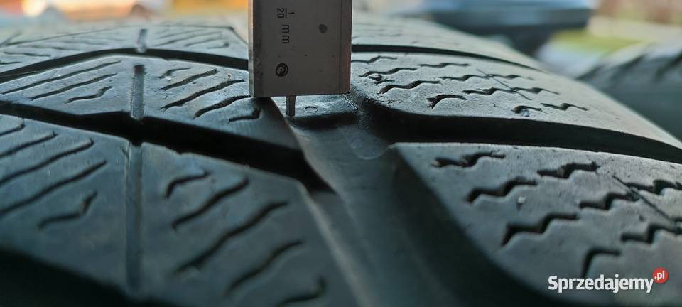 Opony zimowe Pirelli Sottozero 3 25540 R19 Przeworsk