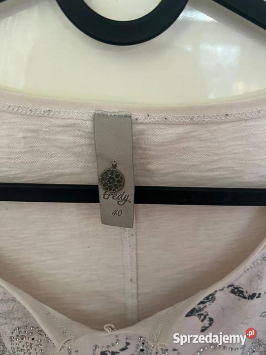 Biała koszulka z lekkim zdobieniem M Gdańsk sprzedam