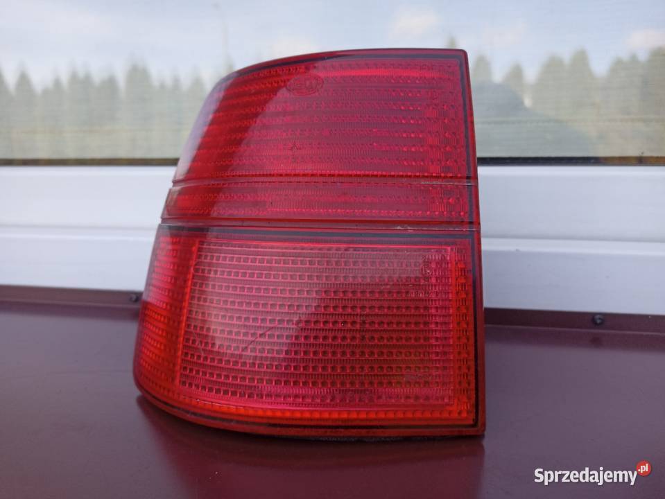 Seat Toledo I 1 lampa tył tylna lewa narożna w osobowe łódzkie Sieradz