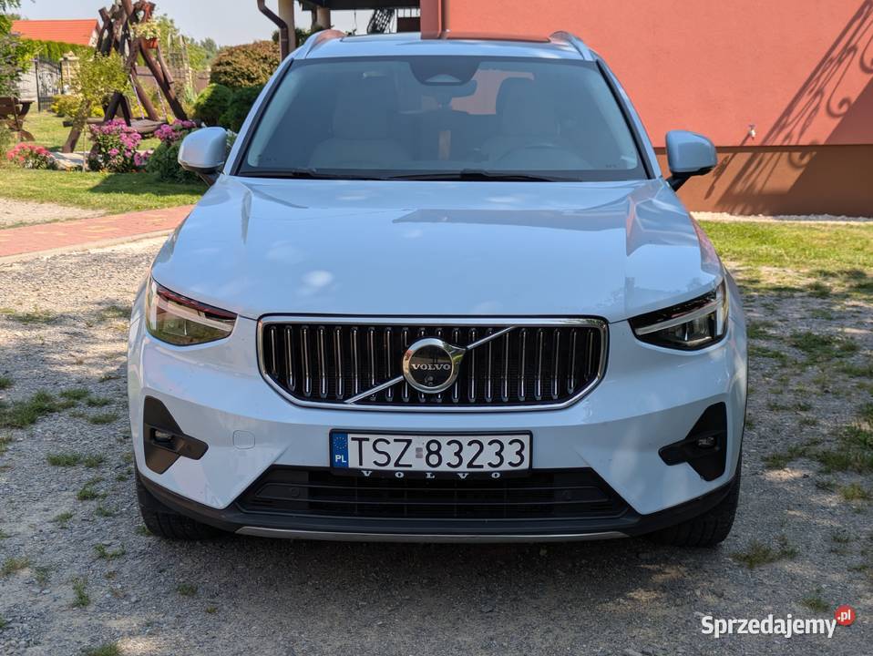 Volvo XC40 Plus B5 super stan mały przebieg garażowany Pliskowola