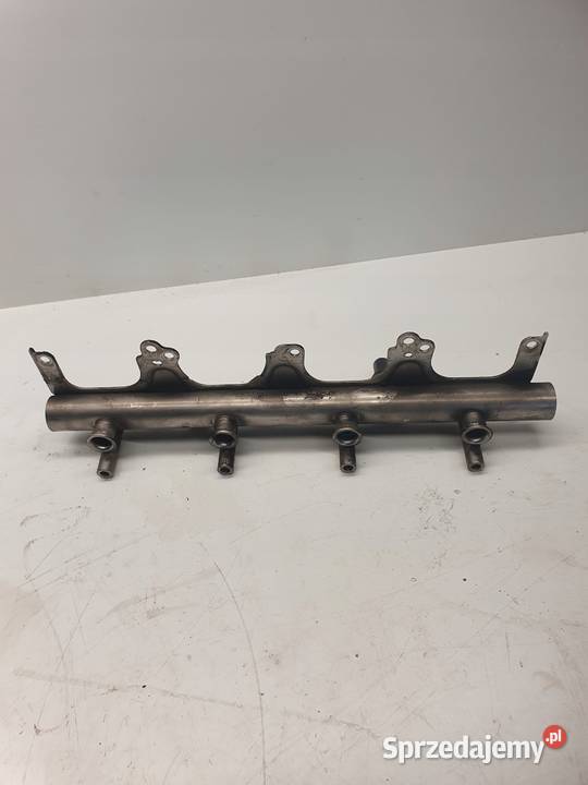 LISTWA WTRYSKOWA AUDI A4 A6 20 TFSI 06F133317L osobowe Przystajń