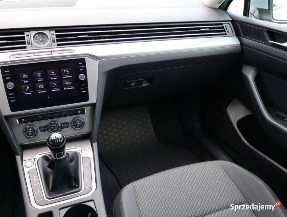 VW Passat 14 TSI światła LED Piaseczno