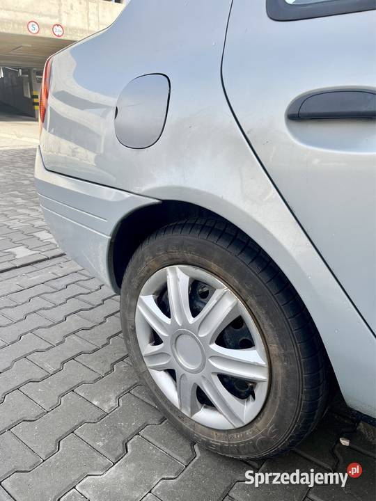 Sprzedam samochód na dojazdy Renault Thalia mały 1400cm3 sprzedam