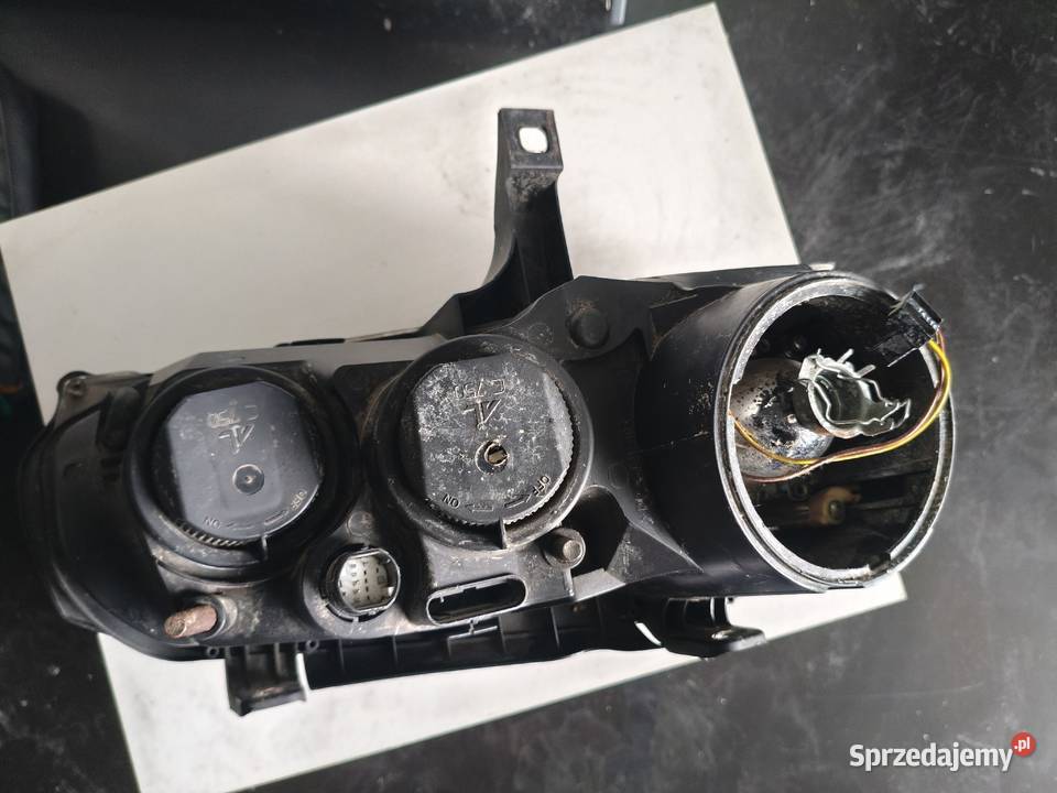 Łapa przednia Alfa Romeo 159 Lewa i Prawa Lampy przednie Łęczna