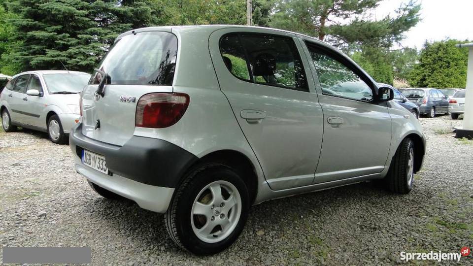 Тойота yaris 2000