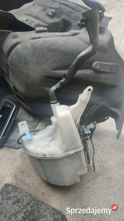 Zbiorniczek płynu spriskiwaczy pompka Volvo v60 wielkopolskie