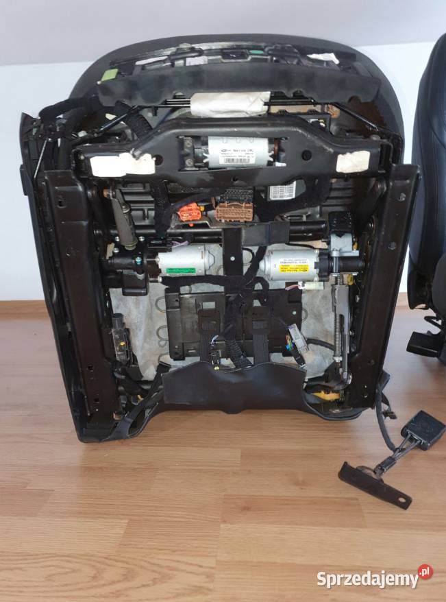 Fotele sofa maserati ghibli Części Mielec sprzedam