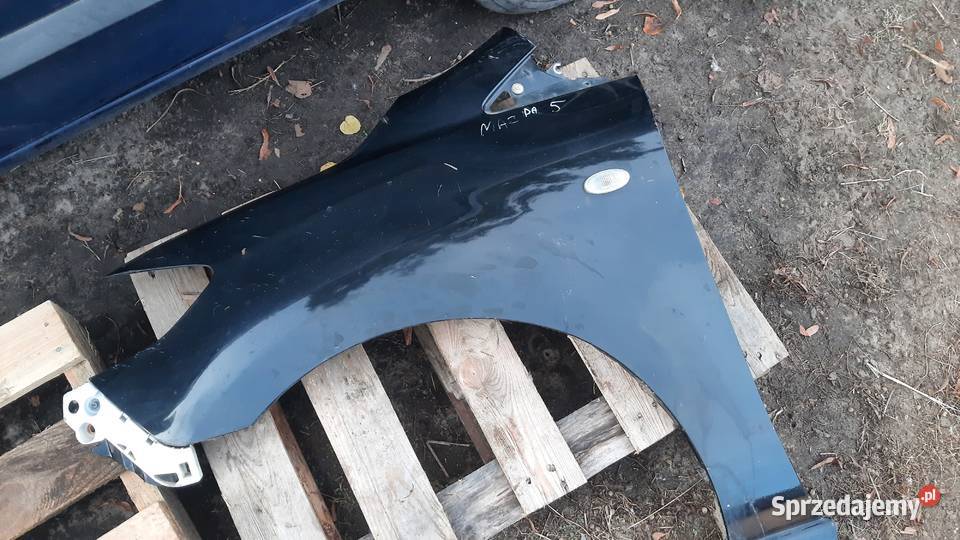 błotnik prawy lewy przód Mazda V 0510r czarny