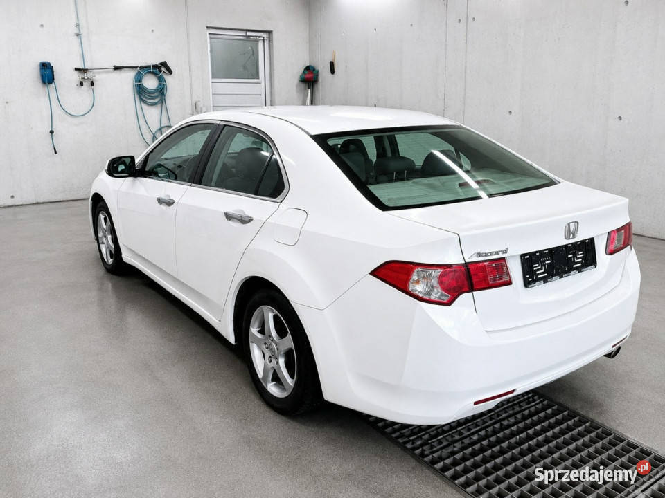 Honda Accord VIII 2008 Sadlno