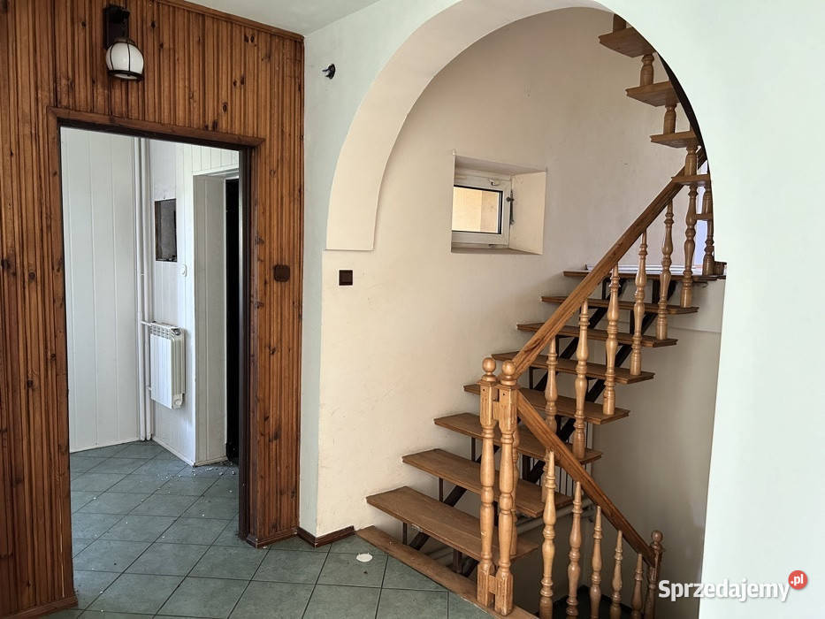 Dom w Sobiecinie 1342m2 podkarpackie